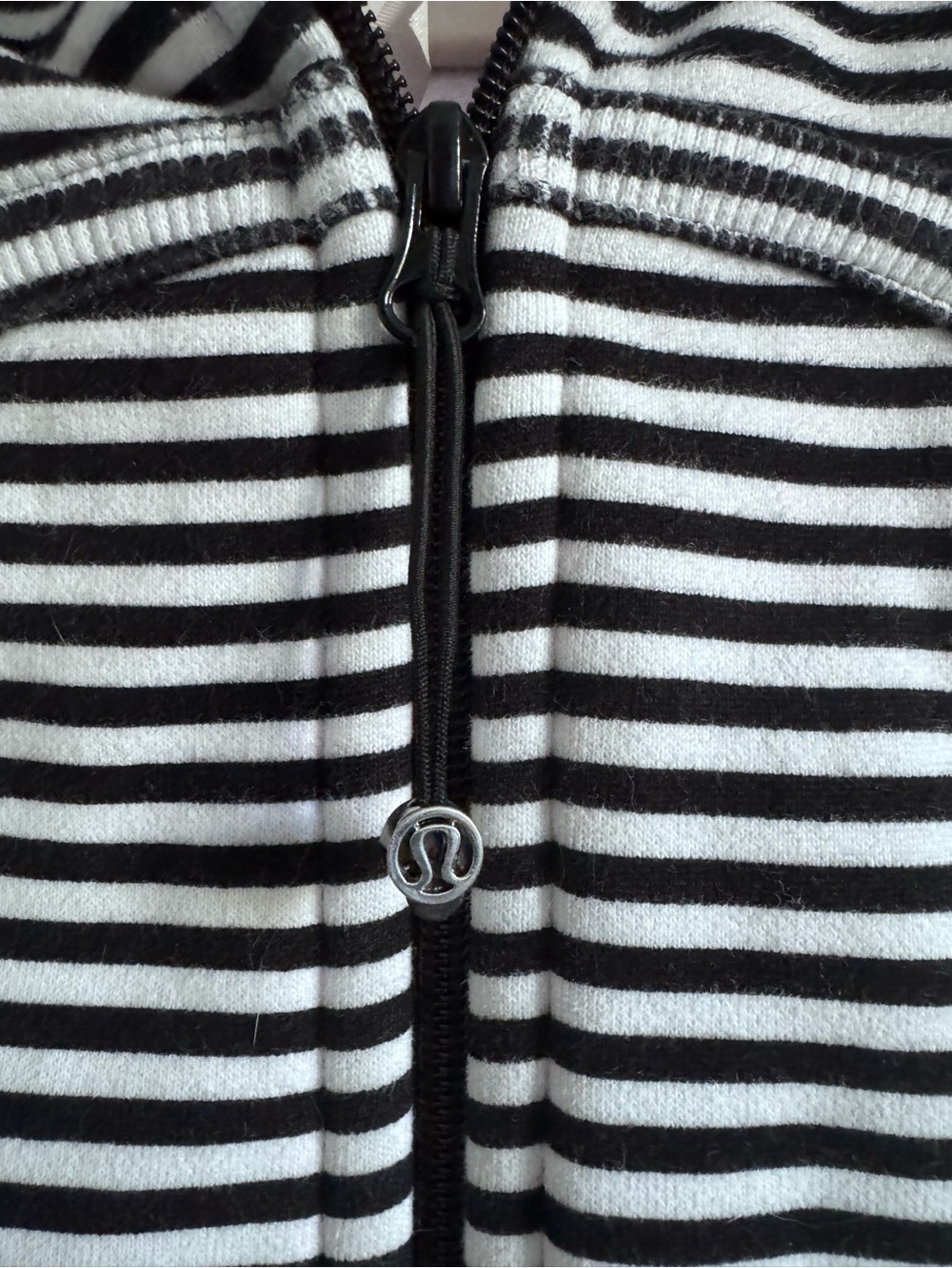 Lululemon Scuba Jacket - Picture 3 of 6